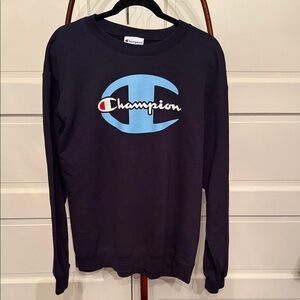 Champion Navy crewneck Sweatshirt with big Logo size lrg